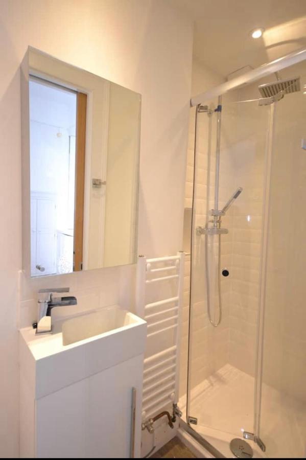 Compact, Central Apartment, Dog Friendly. 金斯布里奇 外观 照片
